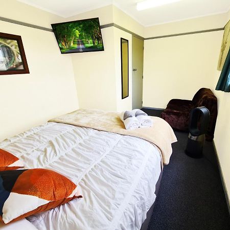 Rarakau Lodge Tuatapere ภายนอก รูปภาพ