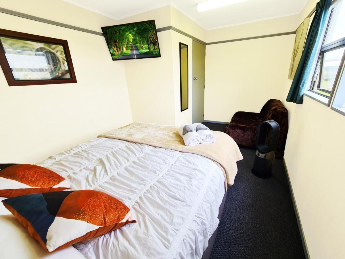 Rarakau Lodge Tuatapere ภายนอก รูปภาพ