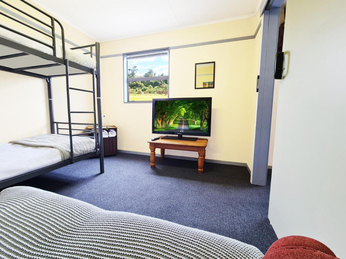 Rarakau Lodge Tuatapere ภายนอก รูปภาพ