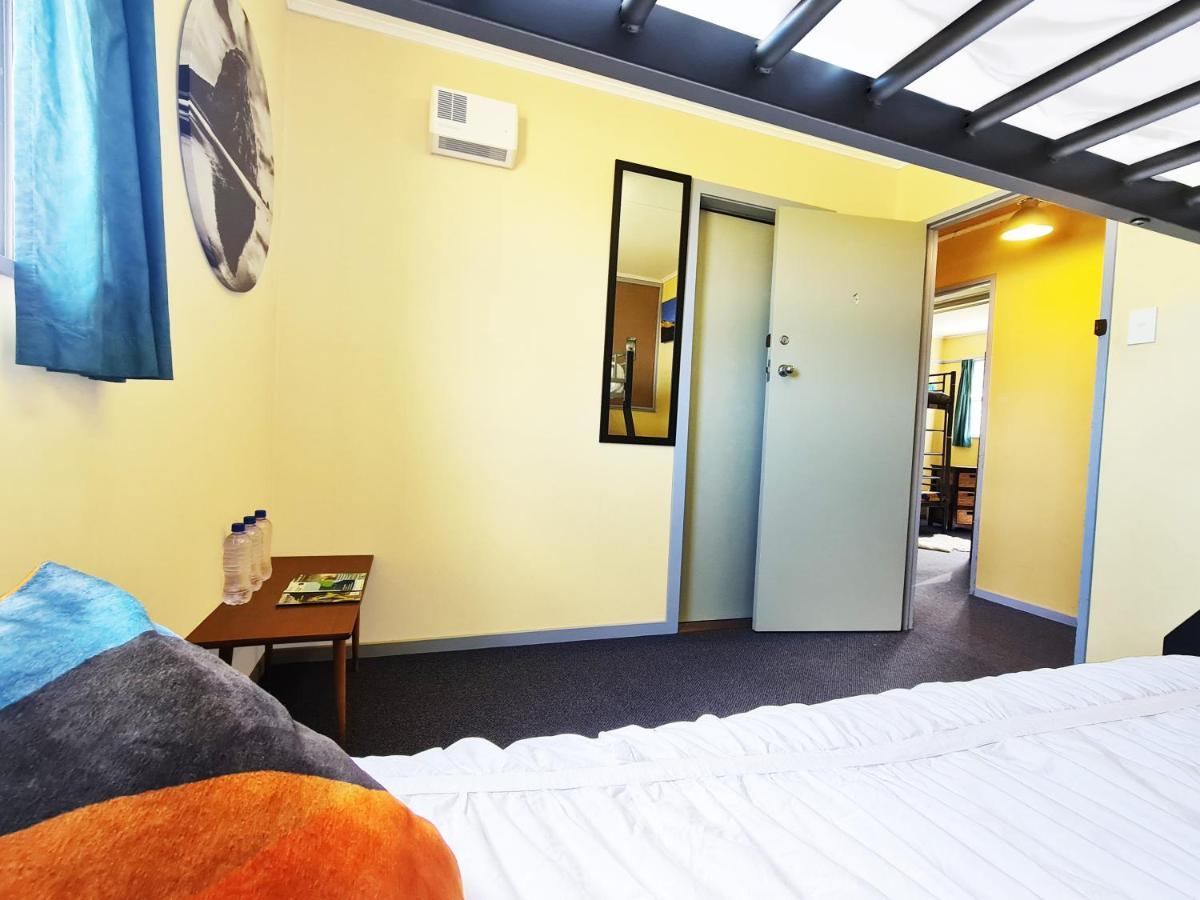 Rarakau Lodge Tuatapere ภายนอก รูปภาพ